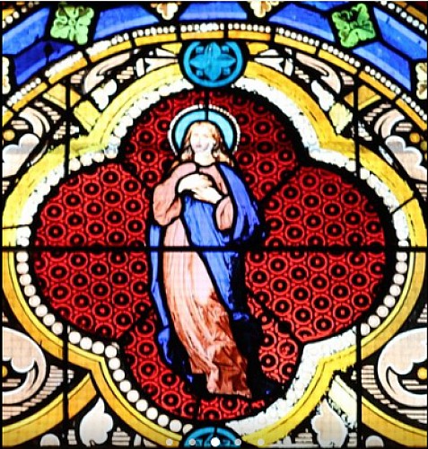 Médaillon du vitrail de l'Assomption de la Vierge