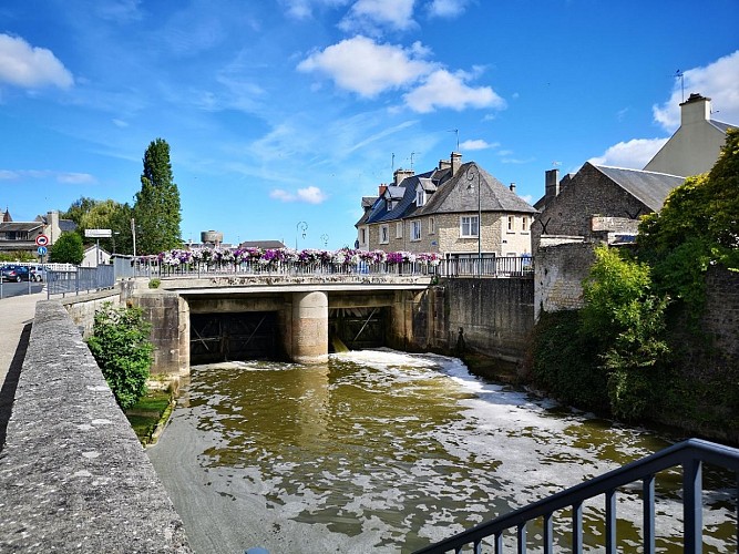 Sur le pont d'Isigny 