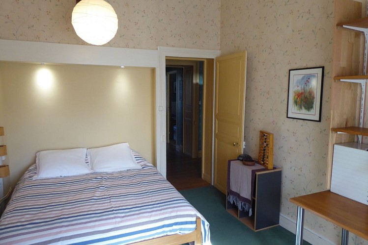 chambre verte lit double