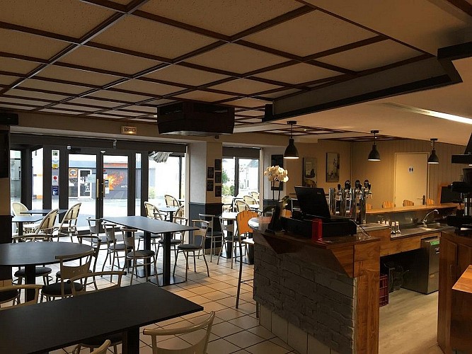 cerizay-hotel-le-cerizay-salle-restaurant1