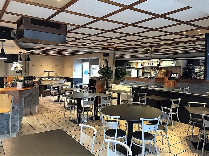 cerizay-hotel-le-cerizay-salle-restaurant3