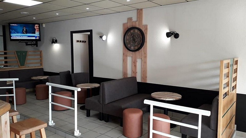 le-pin-restaurant-la-fontaine-fleurie-salle.