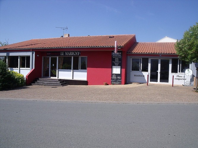 combrand-restaurant-le-marigny-facade