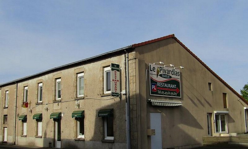 la-petite-boissiere-restaurant-le-pivardias-facade