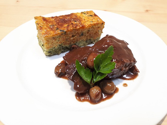 Estouffade de boeuf à la provençale et gratin de légumes 