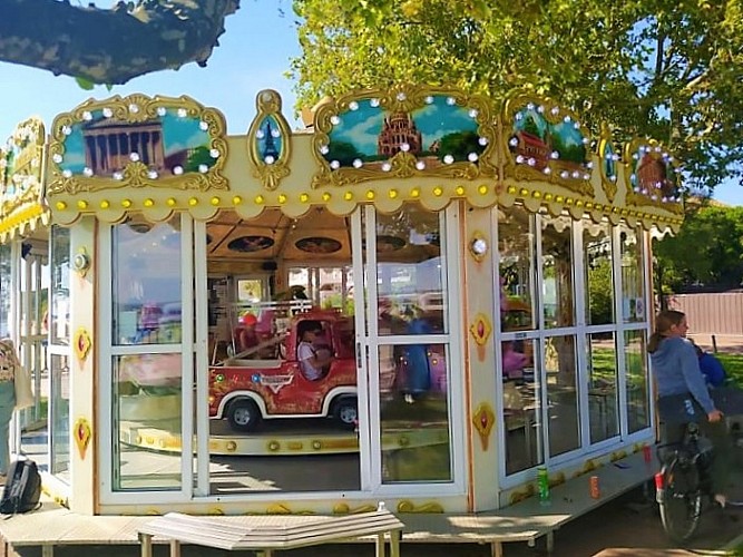 Manège carroussel de la jetée Andernos tourisme