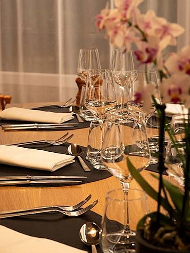moncoutant-hotel-restaurant-le-saint-pierre-couvert