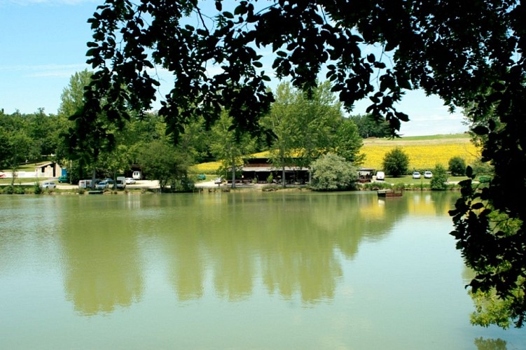 HLOAQU047FS002W7_grande7