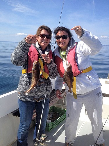 PÊCHE EN MER EN BATEAU OU DU BORD / PECHE A PIED avec un Guide de Pêche Diplômé d'Etat