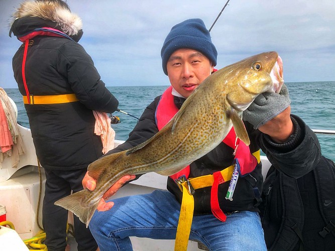 PÊCHE EN MER EN BATEAU OU DU BORD / PECHE A PIED avec un Guide de Pêche Diplômé d'Etat
