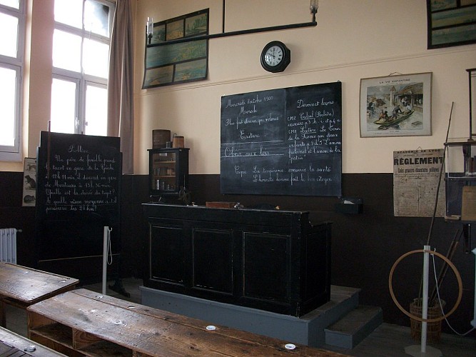 Maison d'école, Montceau-les-Mines