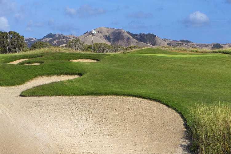 Sheraton New Caledonia Deva Spa & Golf Resort