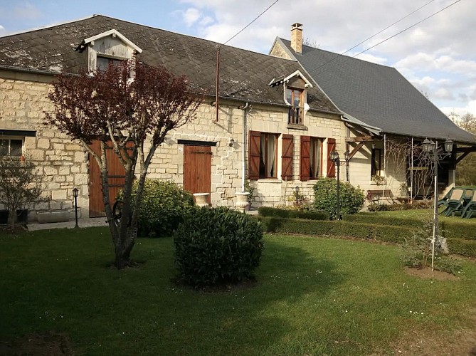 CRECY-AU-MONT Meublé – La Grenouillère01