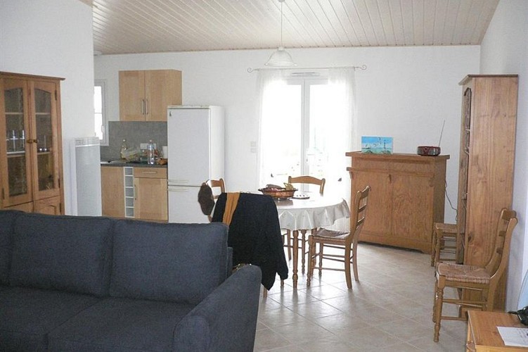 Maison avec terrasse et jardin clos