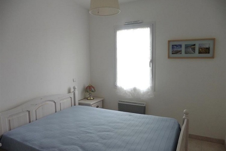 Maison avec terrasse et jardin clos