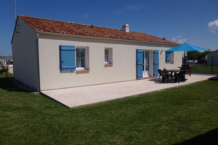 Maison avec terrasse et jardin clos