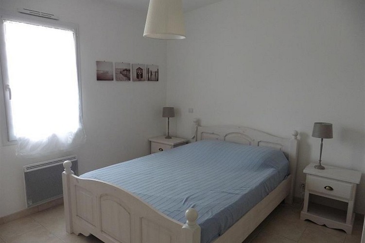 Maison avec terrasse et jardin clos