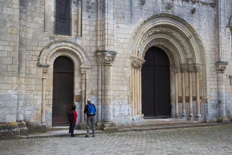 Randonnée Fontgombault. Abbaye