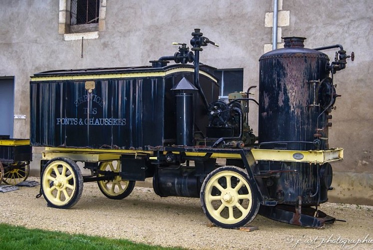 Musée des Ponts et Chaussées. Boulle à Goudron