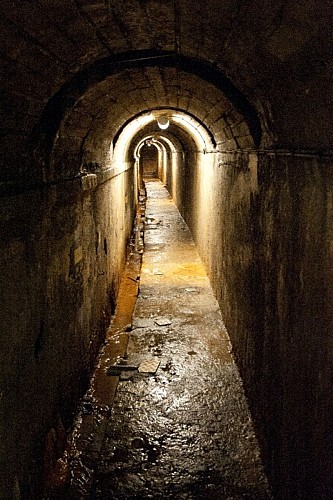 Galerie d'auscultation du barrage EDF d'Eguzon