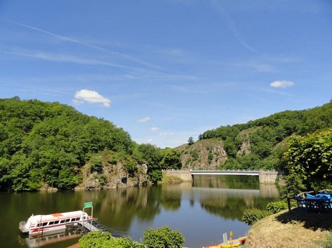 Bateau promenade barrage lac d'Eguzon