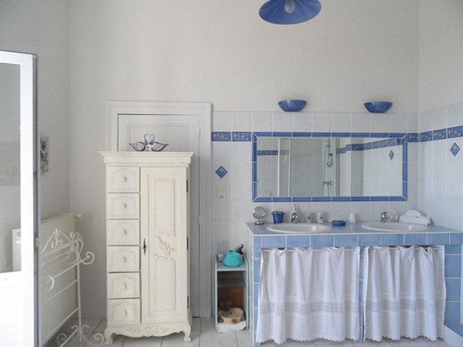 Chambre bleue Salle de bain