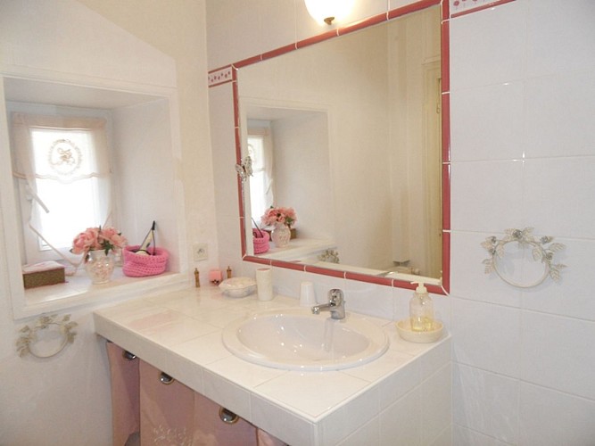 Chambre rose Salle de bain