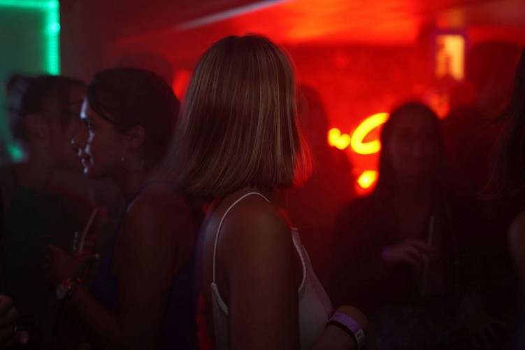 Carré Coast Biarritz Room#1 Salle avec musique Open format