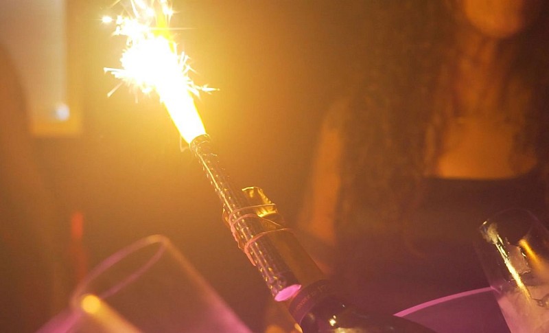 Carré Coast Biarritz Service en table