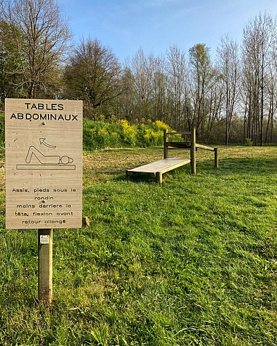 008 Parcours sportif Laces de Nerbis tables abdominaux