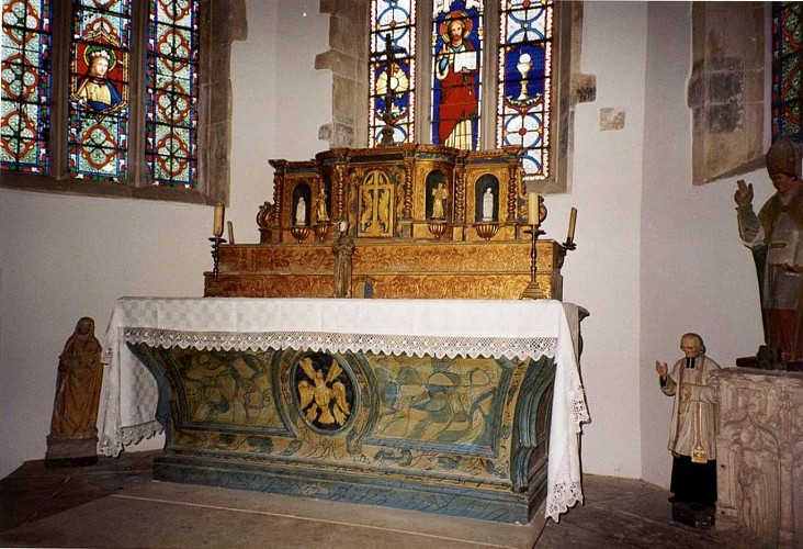 Eglise Saint-Maurice de Satonnay Maître-autel du choeur