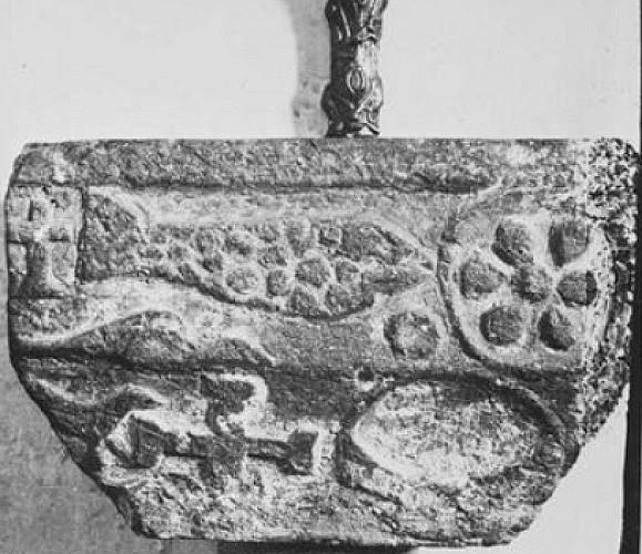 Bénitier roman XIIe siècle St Maurice de Satonnay