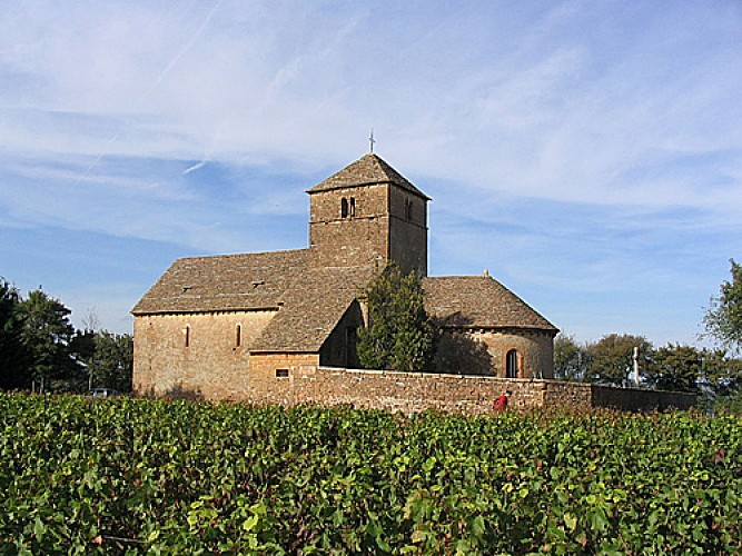 Burgy église dans les vignes