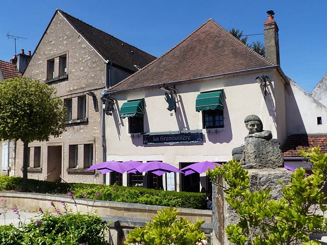 Grenouillere-Clamecy-statue-mai18-L