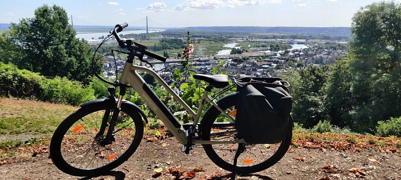 Vélo avec vue sur Honfleur