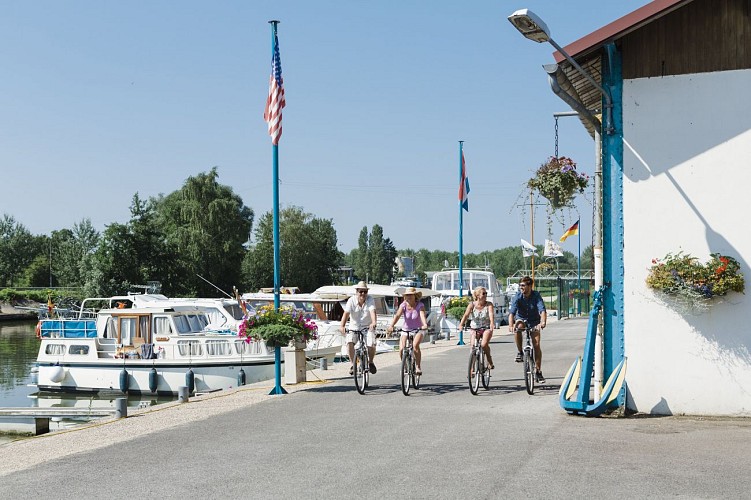 Chauny halte nautique sur la voie verte 