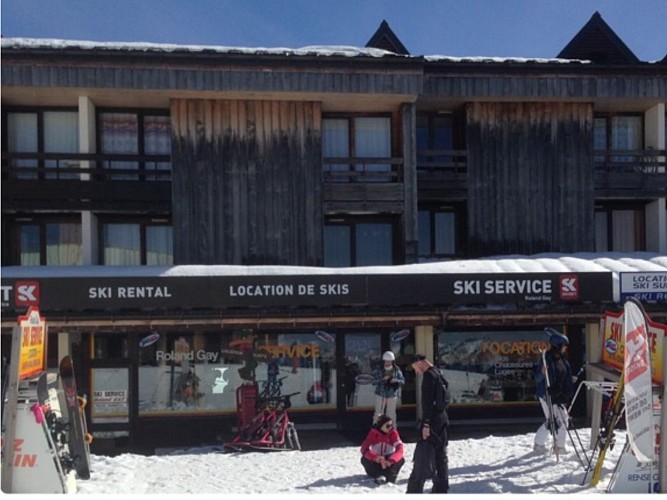 Ski Service Roland Gay Ski Set Village