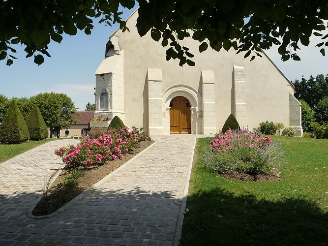 Eglise St Pierre des O. - Entrée principale