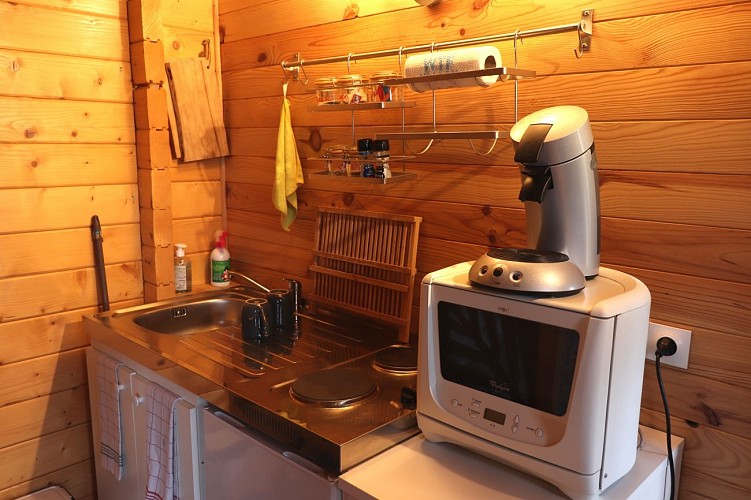 Le Chalet de Fred - Saint-Ouen-de- Mimbré - cuisine