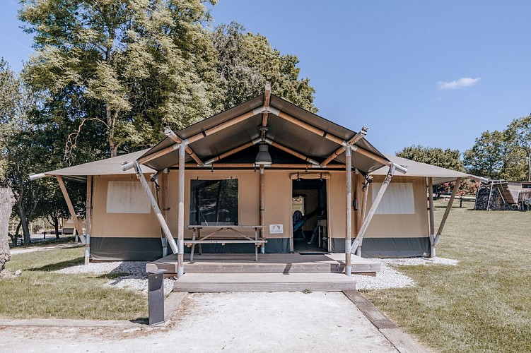 Les Insolites de JSK - Saint-Léonard-des-Bois - Family Lodge