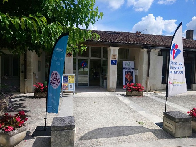 Office de tourisme d'Aubeterre sur Dronne 16