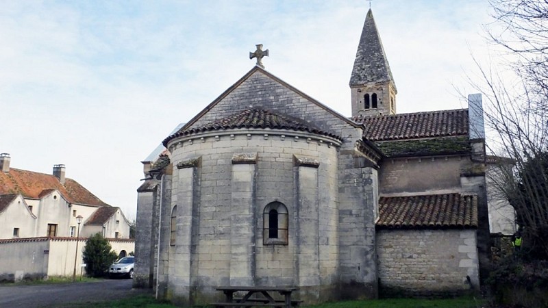 Chissey-les-Mâcon : chevet de l'église