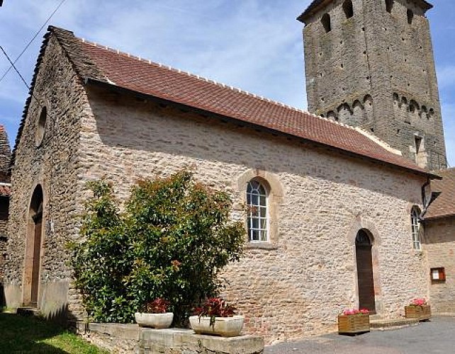 Donzy-le-Pertuis : nef remaniée