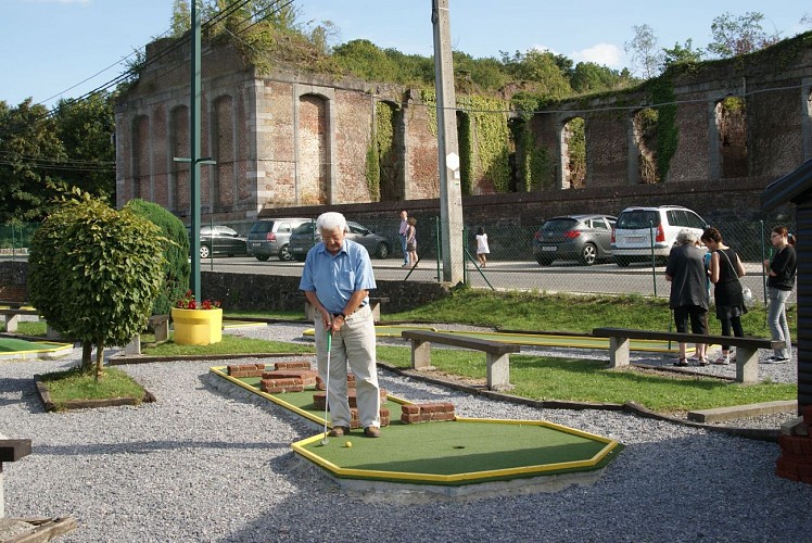 Minigolfterrein van de Adbij van Aulne in Thuin