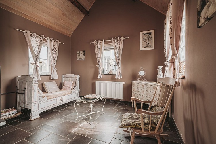 Gîte La villa du bois fairol's bedroom in Doische