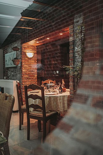 Salle à manger à Le petit Coin de Paradis à Sautin