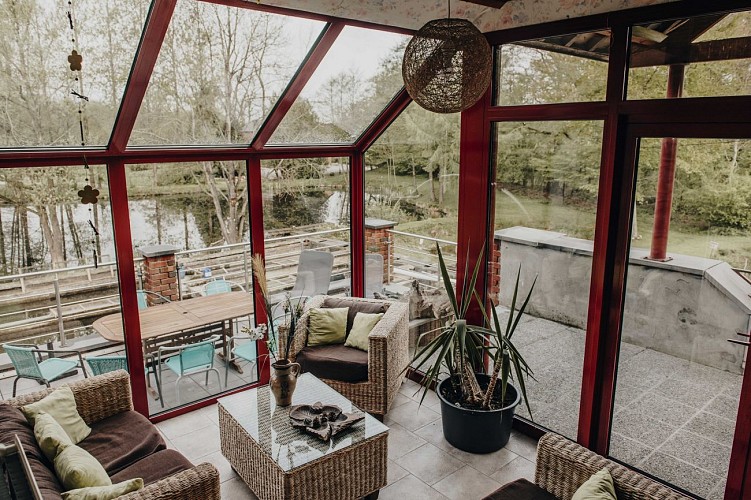 Woonkamer van het vakantiehuis Rêve d'Eau in Momignies