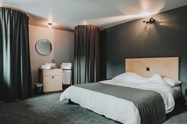 Chambre à l'Auberge de l'Abbaye d'Aulne à Gozée