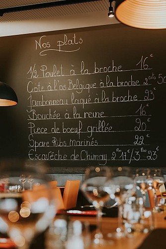 Table of suggestions in Rôtiss'heure in Froidchapelle