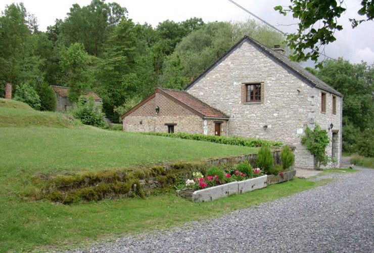 La-petite-grange-gimnee